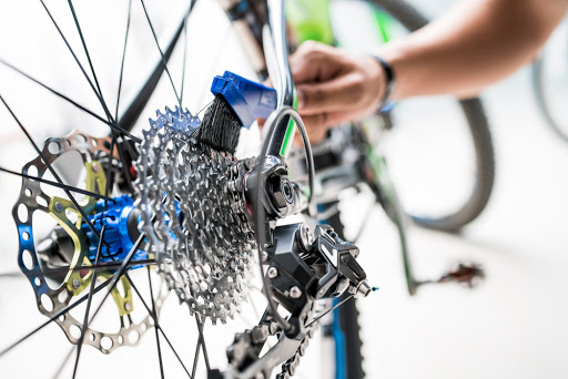 Cara Merawat Sepeda Dan Memilih Helm Yang Tepat di Toko Sepeda Twenty20 Cycling